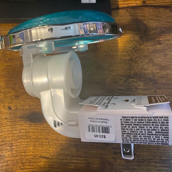 🌊🧡Moana WallFlower! 🌺 - Picture 3 of 4